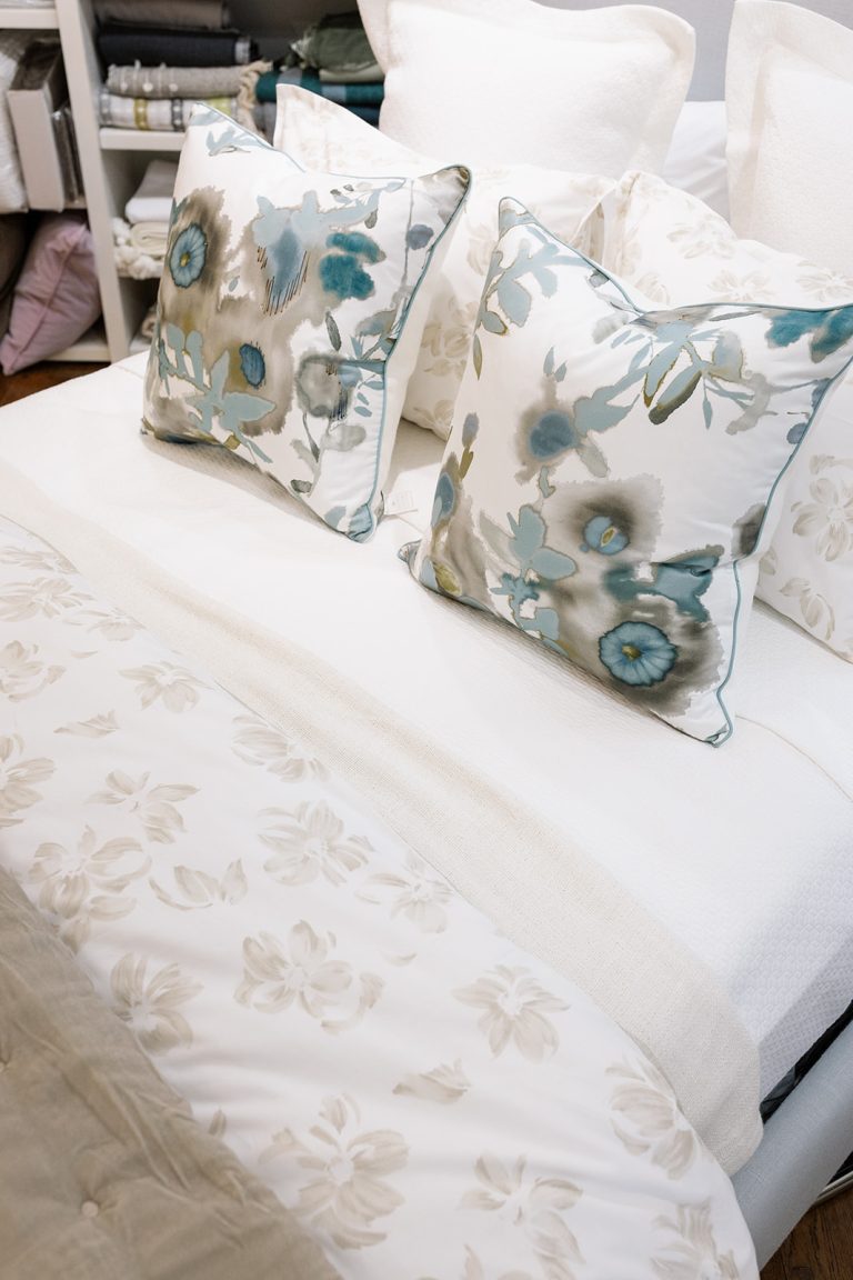 BEDSIDE MANOR | ALL IN HAUS